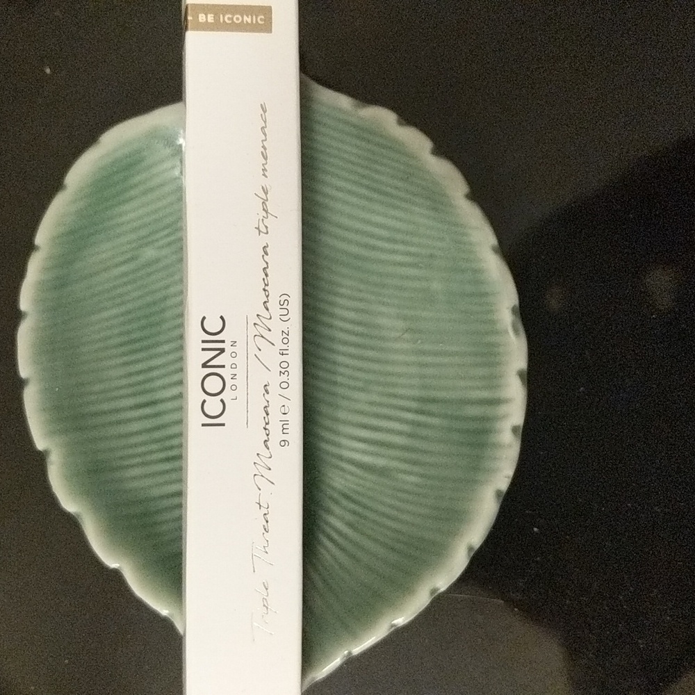 Triple threat mascara